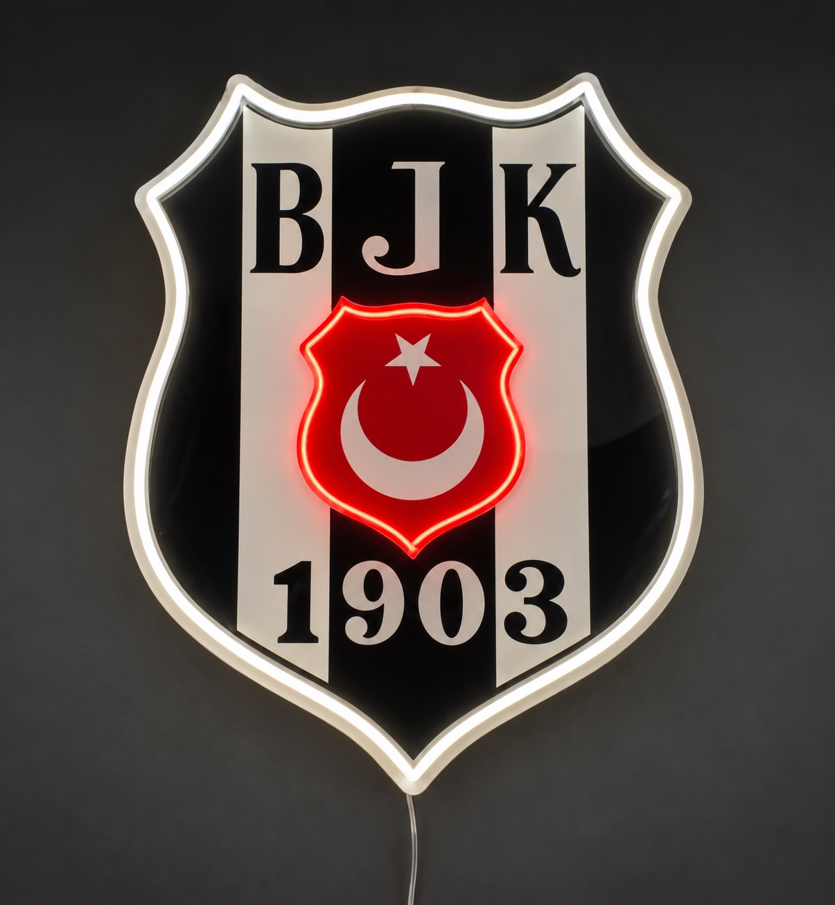 Beşiktaş tek logo neon